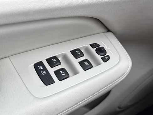 New 2026 Volvo V60 B5 Cross Country Plus w/ Protection Package Premier image 17