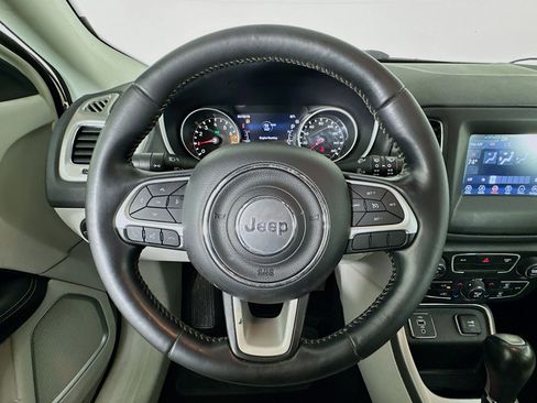 Used 2017 Jeep Compass Latitude w/ Popular Equipment Group image 11