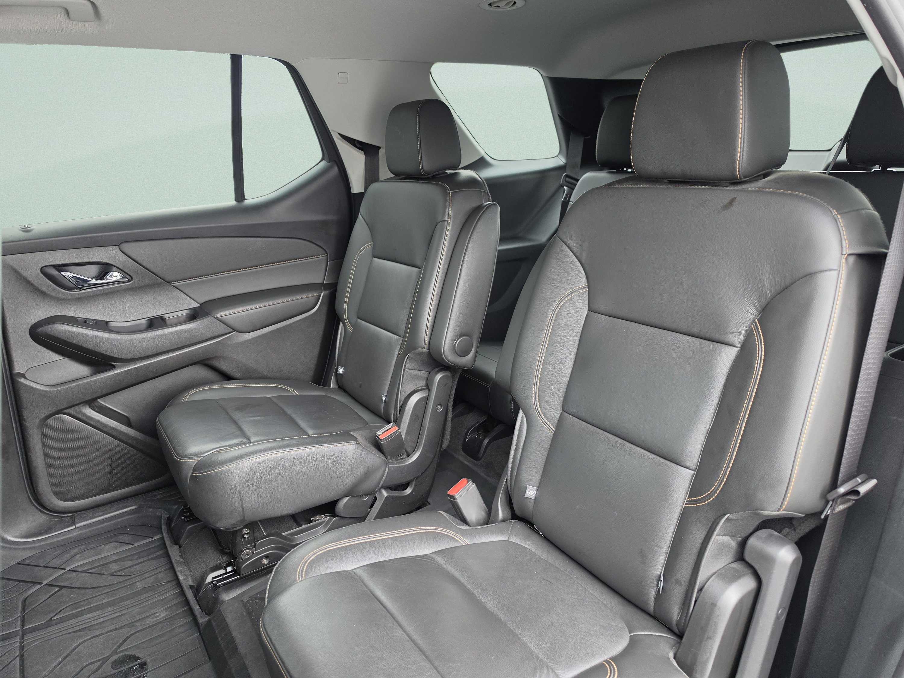 Used 2020 Chevrolet Traverse RS w/ LPO, Floor Liner Package FWD image 24