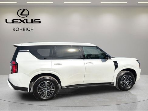 Used 2025 Nissan Armada SL w/ Captain's Chari Seat Package image 5