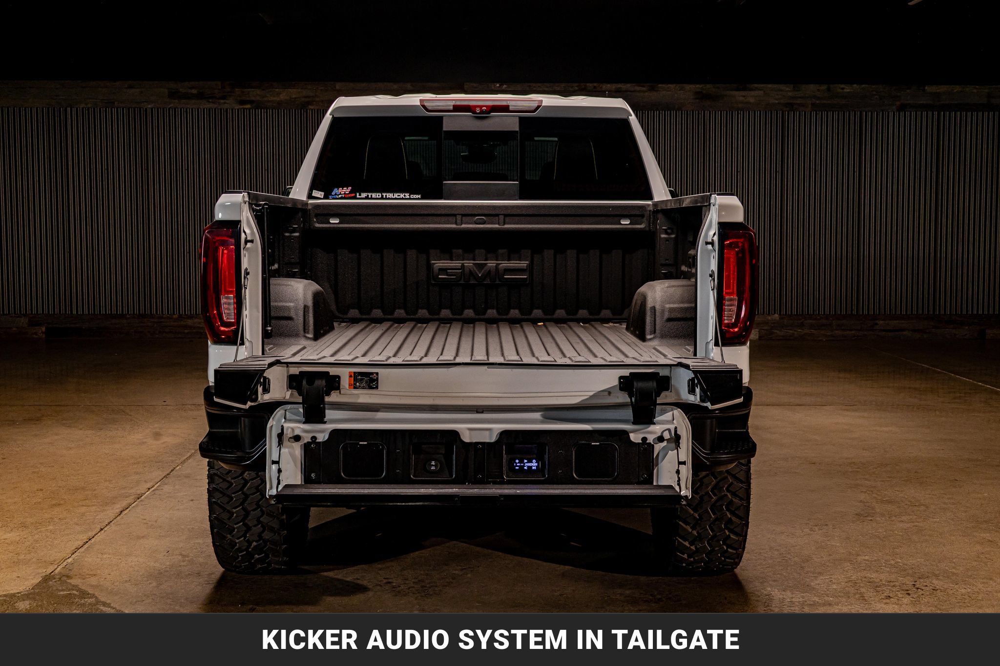 Used 2025 GMC Sierra 1500 AT4X AWD/4WD image 9