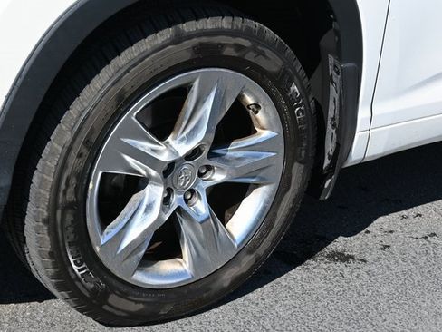 Used 2015 Toyota Highlander Limited image 7