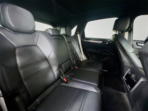 Certified 2023 Porsche Cayenne image 29
