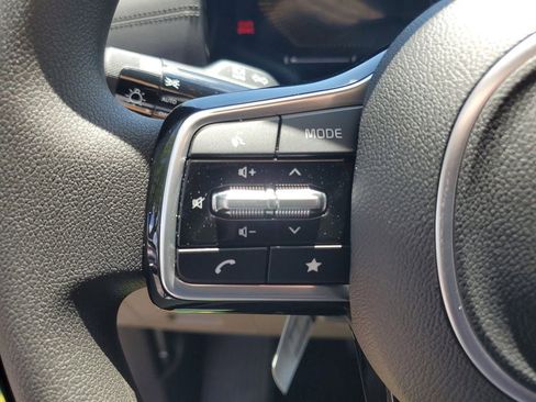 New 2026 Kia Carnival LX FWD image 11