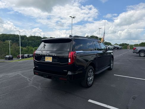 Certified 2025 Ford Expedition Max Active AWD/4WD image 6