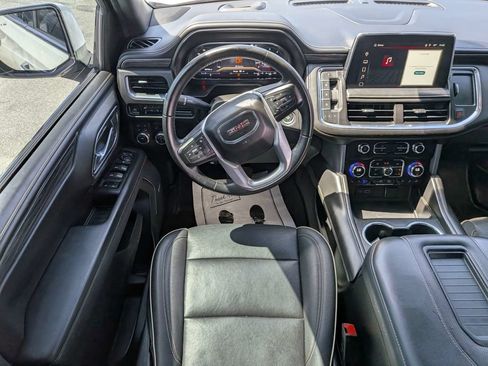 Used 2023 GMC Yukon SLT AWD/4WD image 13