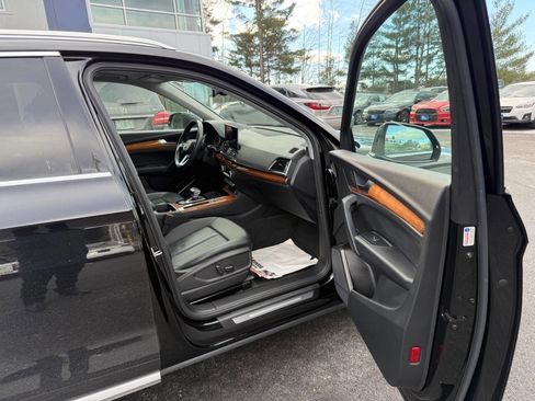 Used 2023 Audi Q5 2.0T Premium w/ Convenience Package image 10