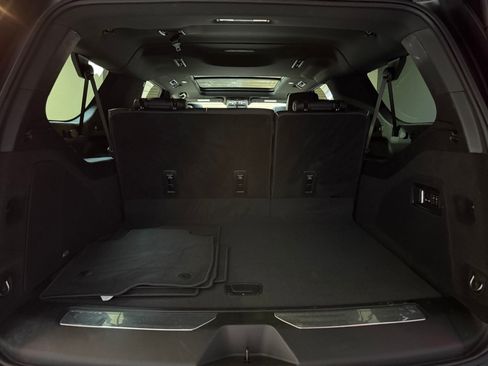 Certified 2025 Cadillac Escalade ESV Premium Luxury image 51