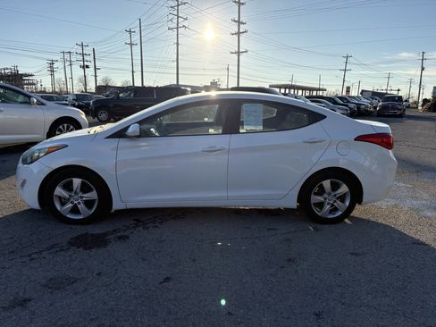 Used 2013 Hyundai Elantra GLS w/ Preferred Pkg image 3