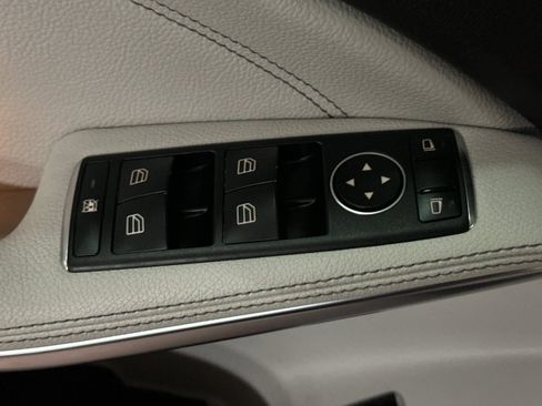 Used 2019 Mercedes-Benz GLA 250 4MATIC w/ Premium Package image 13