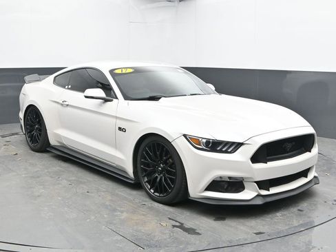 Used 2017 Ford Mustang GT Premium w/ GT Performance Package image 3