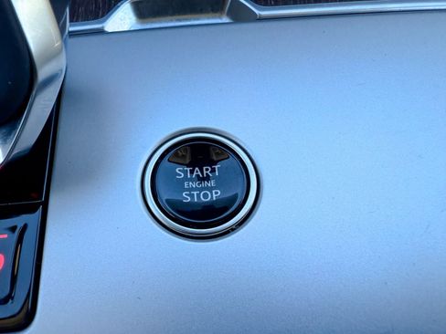 Used 2025 Land Rover Range Rover Long Wheelbase SE image 29