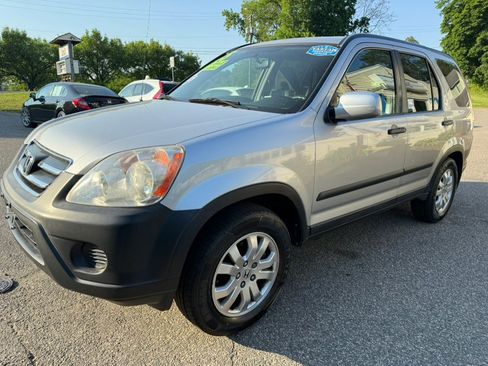 Used 2005 Honda CR-V EX image 1