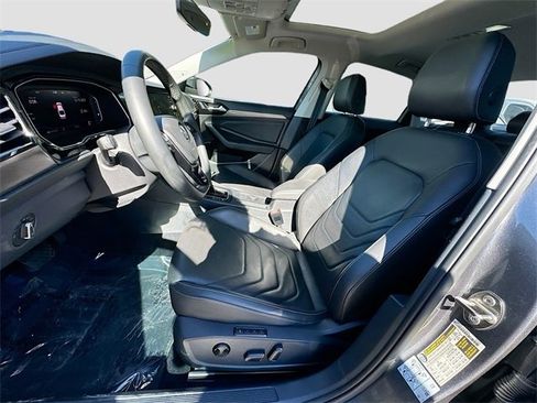 Used 2021 Volkswagen Jetta SEL Premium image 19
