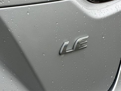 Used 2020 Toyota Corolla LE image 31