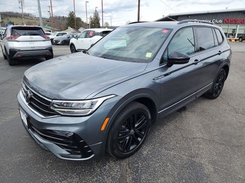 Used 2022 Volkswagen Tiguan SE R-Line image 4