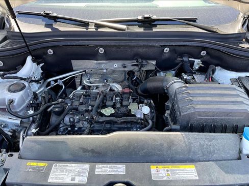 Used 2024 Volkswagen Atlas Peak Edition SE AWD/4WD image 30