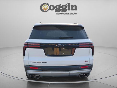 Used 2024 Chevrolet Traverse Z71 w/ Enhanced Driving Package image 4