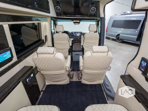 Used 2020 Mercedes-Benz Sprinter 3500 image 19
