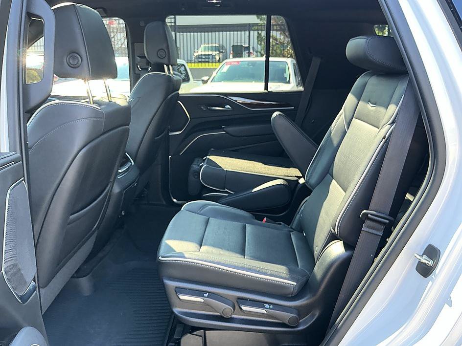 Used 2022 Cadillac Escalade Premium Luxury w/ Performance Package AWD/4WD image 24