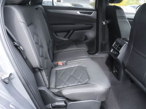 New 2026 Volkswagen Atlas Cross Sport SE image 37