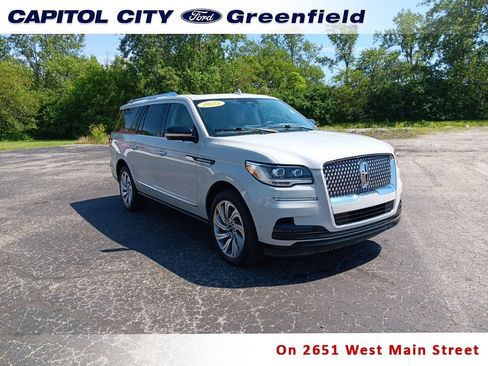 Used 2023 Lincoln Navigator L Reserve AWD/4WD image 1