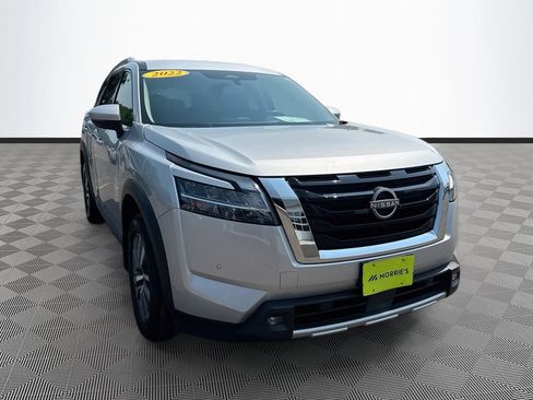 Used 2022 Nissan Pathfinder SL AWD/4WD image 3