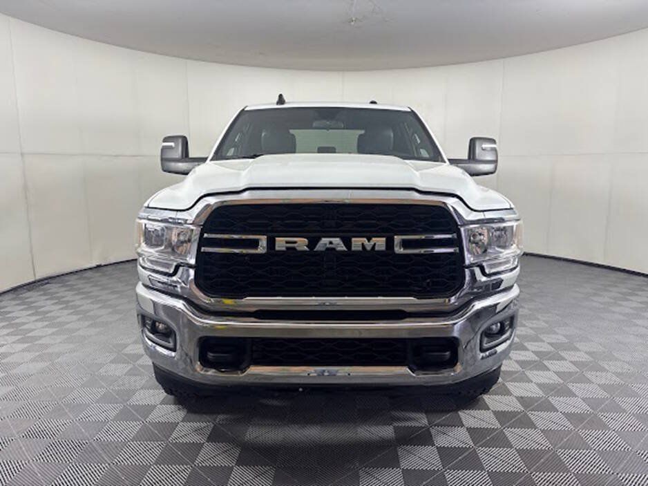 Used 2024 RAM 2500 Tradesman w/ Chrome Appearance Group AWD/4WD image 4
