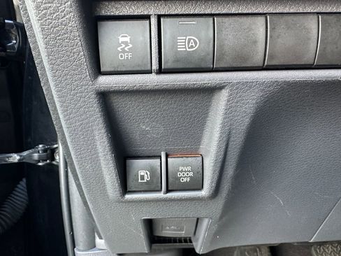 Certified 2023 Toyota Sienna XLE image 23