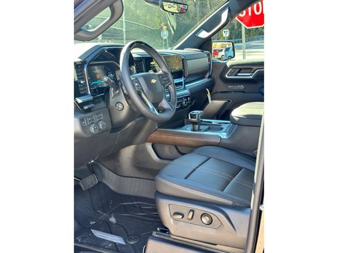 New 2026 Chevrolet Silverado 1500 High Country AWD/4WD image 7
