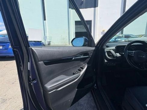 Certified 2024 Kia Seltos EX FWD image 5