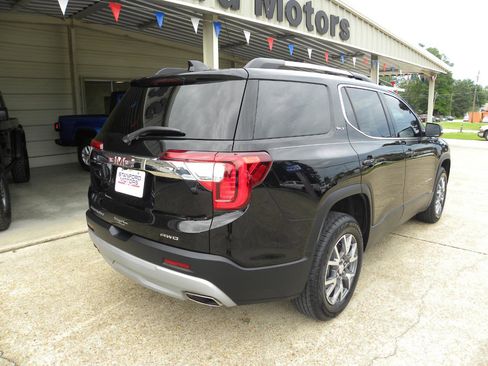 Used 2023 GMC Acadia SLT AWD/4WD image 2