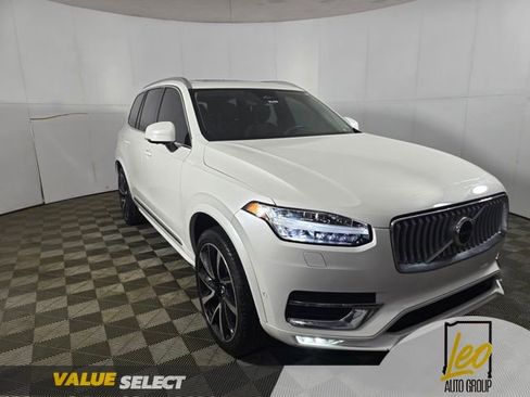 Used 2023 Volvo XC90 B6 Plus w/ Protection Package Premier AWD/4WD image 4