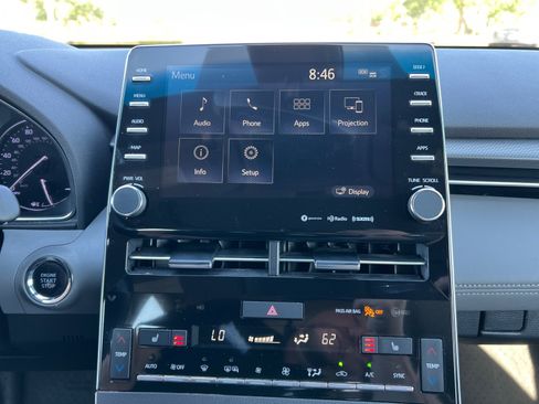 Used 2019 Toyota Avalon XSE FWD image 12