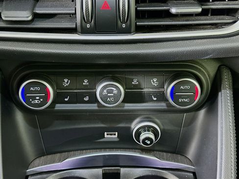 Used 2022 Alfa Romeo Stelvio Ti image 24