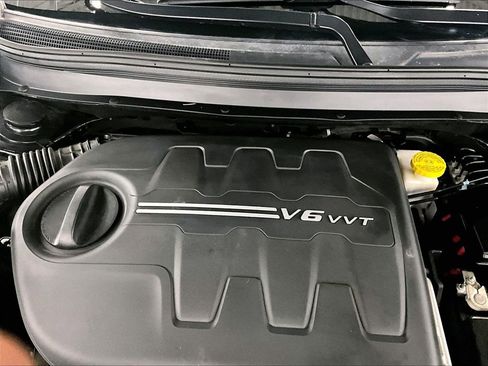 Used 2021 Jeep Cherokee Limited image 32