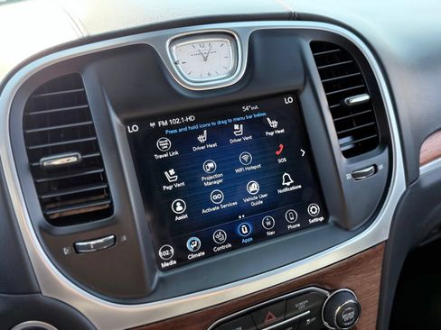 Used 2018 Chrysler 300 C w/ Safetytec Plus Group RWD image 43