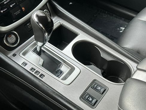 Used 2024 Nissan Murano SV image 17