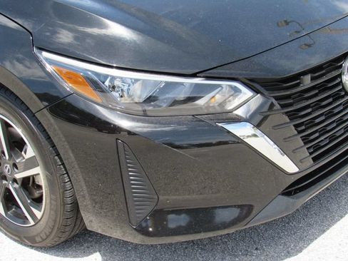Used 2024 Nissan Sentra SV FWD image 8