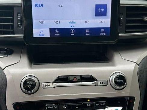 Used 2023 Ford Explorer XLT w/ Equipment Group 202A AWD/4WD image 14