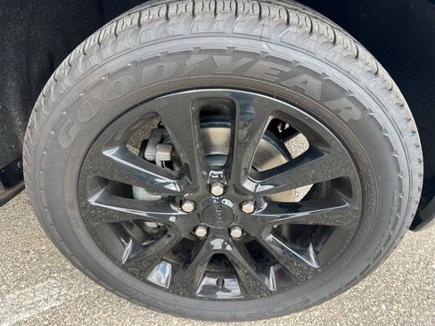 Used 2019 Jeep Grand Cherokee Altitude AWD/4WD image 26