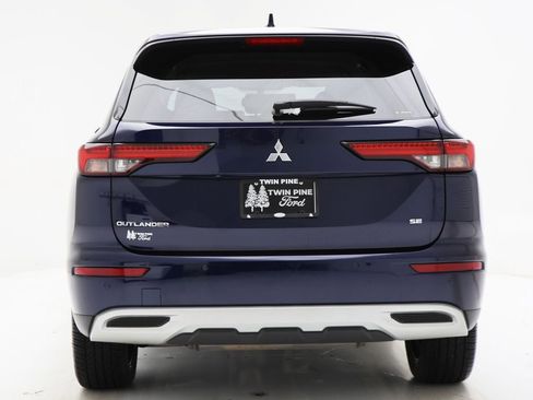Used 2022 Mitsubishi Outlander SE image 8