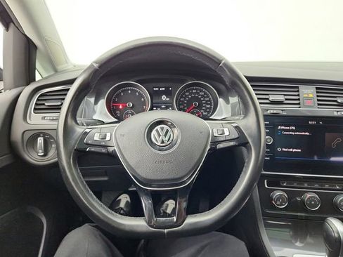 Used 2018 Volkswagen Golf SE image 33