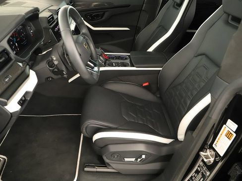 Used 2025 Lamborghini Urus SE AWD/4WD image 25