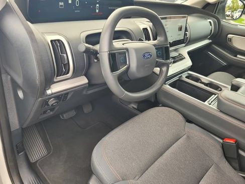 Certified 2025 Ford Expedition Max Active AWD/4WD image 9