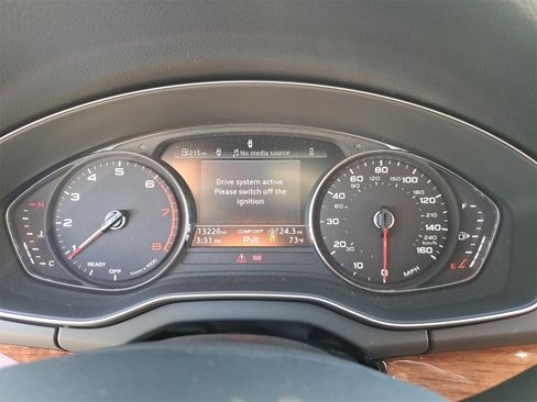 Used 2023 Audi Q5 2.0T Premium w/ Convenience Package image 9