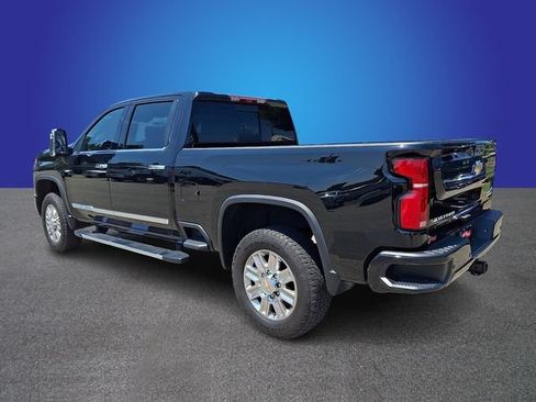 Used 2024 Chevrolet Silverado 2500 High Country w/ High Country Premium Package AWD/4WD image 5