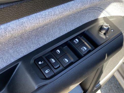 Used 2023 Jeep Compass Latitude image 23