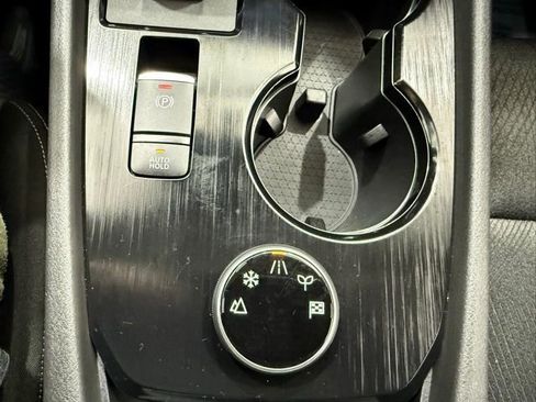 Used 2025 Nissan Rogue SV image 36