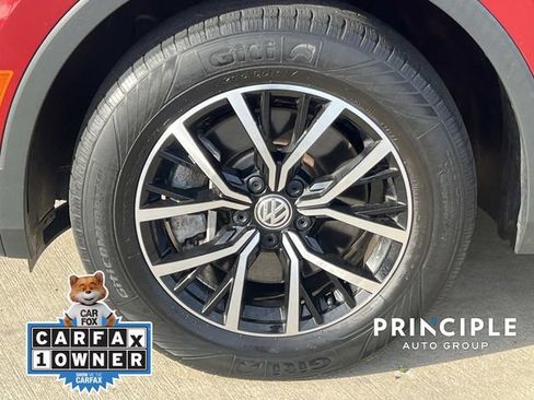 Certified 2021 Volkswagen Tiguan SE image 6